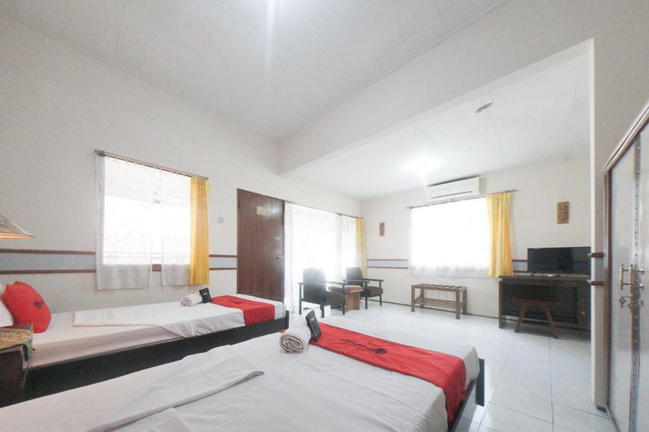 Reddoorz Near Balai Kota Malang Hotel Exterior foto