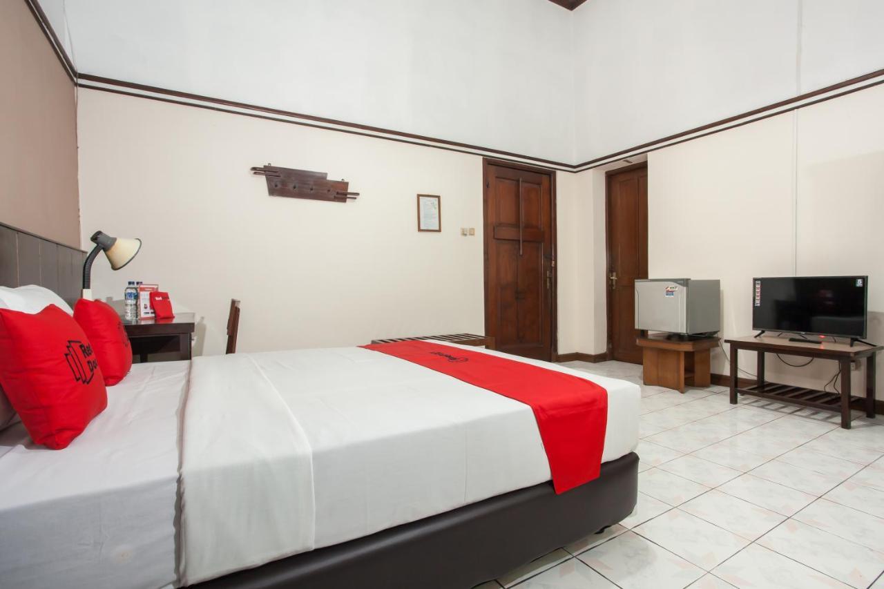 Reddoorz Near Balai Kota Malang Hotel Exterior foto