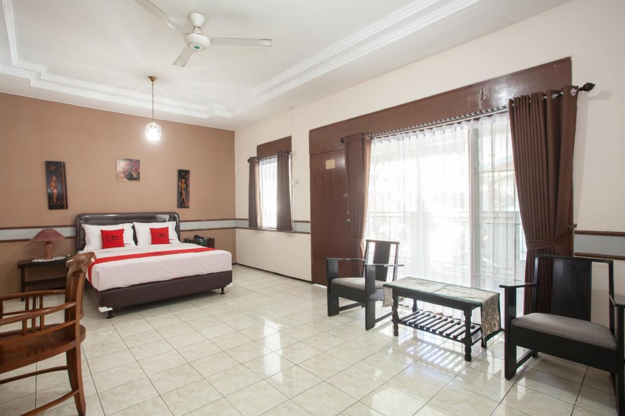 Reddoorz Near Balai Kota Malang Hotel Exterior foto